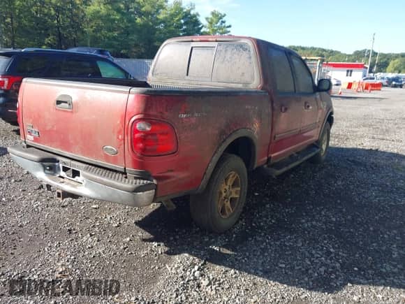 2002 Ford F-150 XLT с VIN 1FTRW08L82KB60106, выставлен на аукционе IAAI как лот 43174786 с пробегом 151 856 миль миль и . История ставок и продаж доступна на DreamBid. Изображение 4.