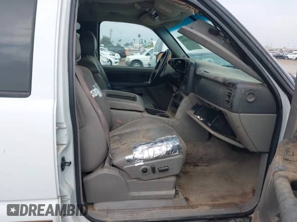 2003 Chevrolet Tahoe LS with VIN 1GNEC13ZX3J139507, listed as a IAAI auction lot 42921851 with Not provided miles and . Bid and sale history available at DreamBid. Image 5.