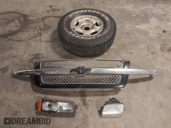 2003 Chevrolet Silverado 1500 с VIN 2GCEK19V231238686, выставлен на аукционе IAAI как лот 42107363 с пробегом 326 361 миль миль и . История ставок и продаж доступна на DreamBid. Изображение 12.