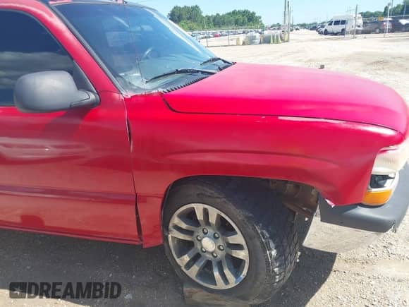 2001 Chevrolet Silverado 1500 с VIN 1GCEC14W71Z323427, выставлен на аукционе IAAI как лот 42363096 с пробегом 195 363 миль миль и . История ставок и продаж доступна на DreamBid. Изображение 19.