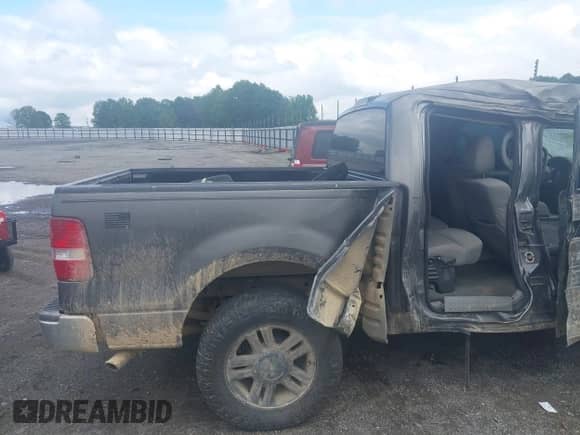 2006 Ford F-150 XLT с VIN 1FTRW12W46FB25019, выставлен на аукционе IAAI как лот 42207503 с пробегом 227 127 миль миль и . История ставок и продаж доступна на DreamBid. Изображение 13.