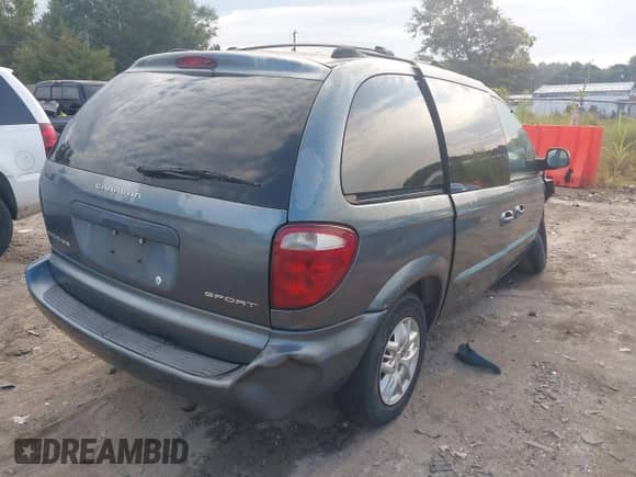 2002 Dodge Caravan Sport z VIN 1B4GP453X2B633226, wystawiony jako IAAI lot #43236364 z przebiegiem 179 046 mil mil oraz . Historia ofert i sprzedaży dostępna na DreamBid. Obrazek 4.