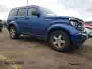 2009 Dodge Nitro SXT z VIN 1D8GU28K69W535771, wystawiony jako Copart lot #79497404 z przebiegiem 238 744 mil mil oraz Czysty tytuł • Clean title. Historia ofert i sprzedaży dostępna na DreamBid. Obrazek 4.