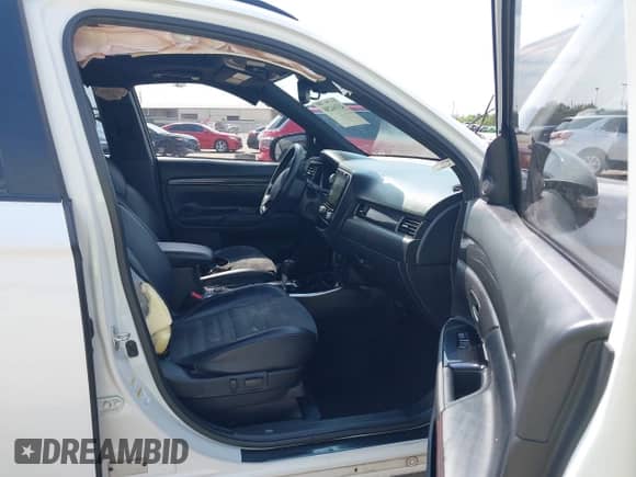 2020 Mitsubishi Outlander SE с VIN JA4AD3A33LZ023821, выставлен на аукционе IAAI как лот 43164288 с пробегом 465 235 миль миль и . История ставок и продаж доступна на DreamBid. Изображение 5.