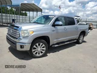 2015 Toyota Tundra Limited z VIN 5TFHW5F1XFX418676, wystawiony jako Copart lot #56924925 z przebiegiem 230 574 mil mil oraz Szkoda całkowita • Salvage title. Historia ofert i sprzedaży dostępna na DreamBid. Obrazek 1.