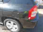 2010 Jeep Compass Sport z VIN 1J4NT1FB1AD624776, wystawiony jako IAAI lot #41571247 z przebiegiem 172 799 mil mil oraz . Historia ofert i sprzedaży dostępna na DreamBid. Obrazek 6.