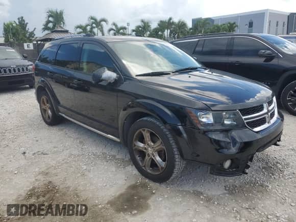 2017 Dodge Journey Crossroad Plus with VIN 3C4PDCGB2HT607902, listed as a Copart auction lot 69701835 with 133,701 mi miles and Clean title. Bid and sale history available at DreamBid. Image 4.