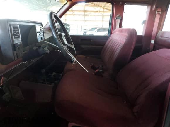 1989 Chevrolet Silverado 2500 с VIN 2GCFK29KXK1157790, выставлен на аукционе Copart как лот 72922764 с пробегом Не указан миль и Списание • Salvage title. История ставок и продаж доступна на DreamBid. Изображение 7.
