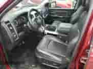 2017 Ram 1500 Laramie z VIN 1C6RR7NM5HS881710, wystawiony jako Copart lot #60045415 z przebiegiem 93 228 mil mil oraz Czysty tytuł • Clean title. Historia ofert i sprzedaży dostępna na DreamBid. Obrazek 7.