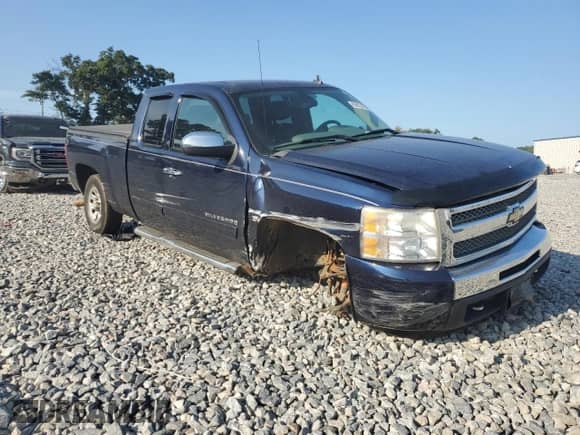 2011 Chevrolet Silverado 1500 LS z VIN 1GCRCREA7BZ169693, wystawiony jako Copart lot #80853555 z przebiegiem 198 456 mil mil oraz Szkoda całkowita • Salvage title. Historia ofert i sprzedaży dostępna na DreamBid. Obrazek 4.