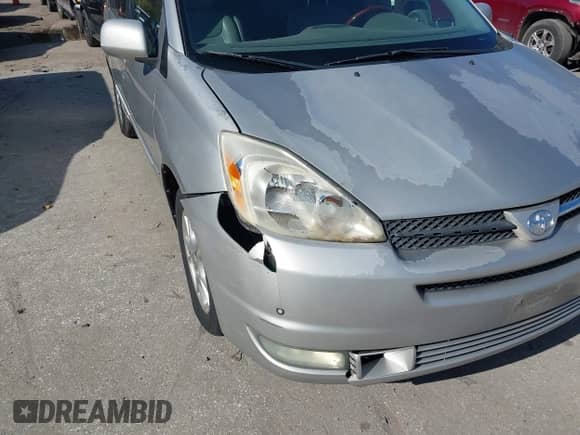 2004 Toyota Sienna XLE z VIN 5TDZA22C44S119793, wystawiony jako IAAI lot #43595212 z przebiegiem 213 234 mil mil oraz . Historia ofert i sprzedaży dostępna na DreamBid. Obrazek 6.