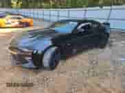 2017 Chevrolet Camaro 2SS z VIN 1G1FH1R76H0153267, wystawiony jako Copart lot #70491995 z przebiegiem Nie podano mil oraz Szkoda całkowita • Salvage title. Historia ofert i sprzedaży dostępna na DreamBid. Obrazek 1.