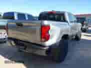 2023 Chevrolet Colorado 4WD Trail Boss с VIN 1GCPTEEK7P1215473, выставлен на аукционе IAAI как лот 43502060 с пробегом 37 617 миль миль и . История ставок и продаж доступна на DreamBid. Изображение 4.