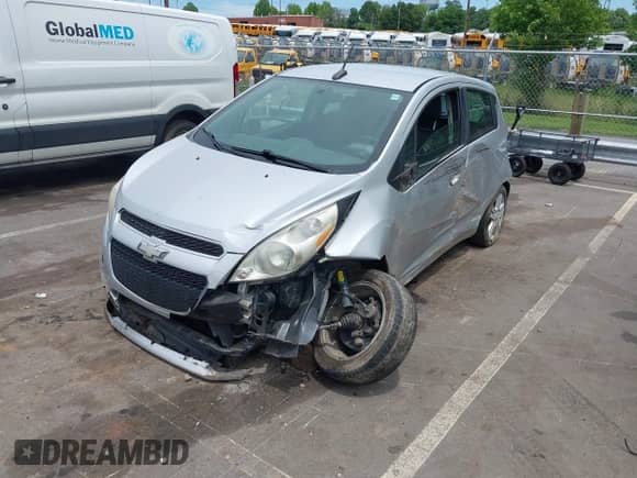 2013 Chevrolet Spark LS с VIN KL8CB6S96DC543100, выставлен на аукционе IAAI как лот 42300593 с пробегом 83 557 миль миль и . История ставок и продаж доступна на DreamBid. Изображение 18.