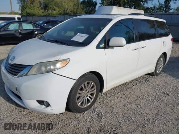 2011 Toyota Sienna XLE AAS with VIN 5TDYK3DC4BS030573, listed as a IAAI auction lot 43196976 with 290,800 mi miles and . Bid and sale history available at DreamBid. Image 21.