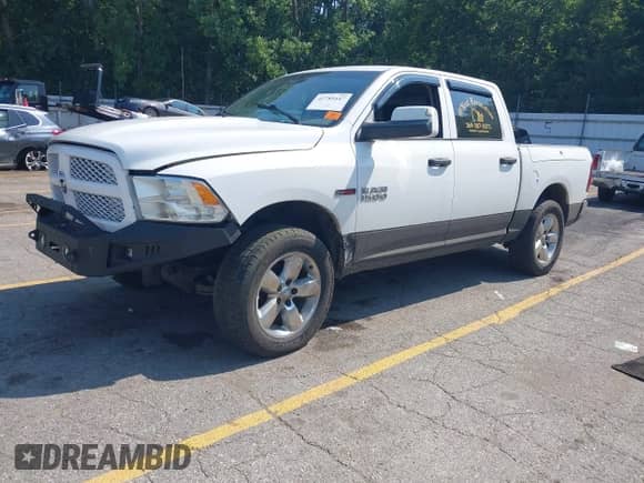 2016 Ram 1500 Tradesman z VIN 1C6RR7KM2GS146850, wystawiony jako IAAI lot #42789447 z przebiegiem Nie podano mil oraz . Historia ofert i sprzedaży dostępna na DreamBid. Obrazek 17.