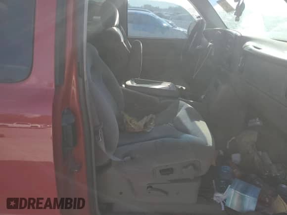 2000 GMC Sierra 1500 SLE с VIN 2GTEK19T1Y1303954, выставлен на аукционе Copart как лот 81356485 с пробегом 203 892 миль миль и Списание • Salvage title. История ставок и продаж доступна на DreamBid. Изображение 10.