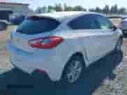 2018 Chevrolet Cruze LT z VIN 3G1BE6SM0JS558673, wystawiony jako IAAI lot #43279143 z przebiegiem 180 522 mil mil oraz . Historia ofert i sprzedaży dostępna na DreamBid. Obrazek 6.