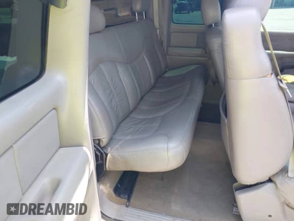 2000 Chevrolet Silverado 1500 LS with VIN 2GCEC19T7Y1175507, listed as a IAAI auction lot 42804455 with 206,403 mi miles and . Bid and sale history available at DreamBid. Image 8.