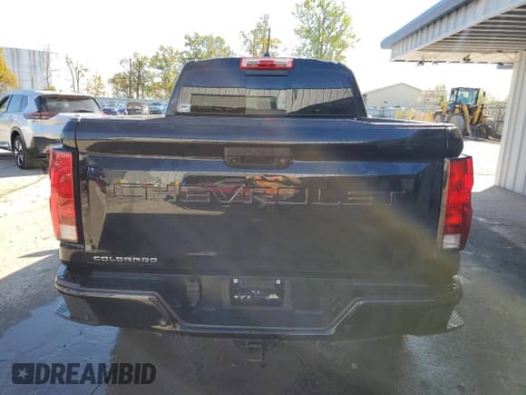 2024 Chevrolet Colorado 4WD Trail Boss with VIN 1GCPTEEK4R1133218, listed as a Copart auction lot 85085165 with 21,561 mi miles and Salvage title. Bid and sale history available at DreamBid. Image 6.