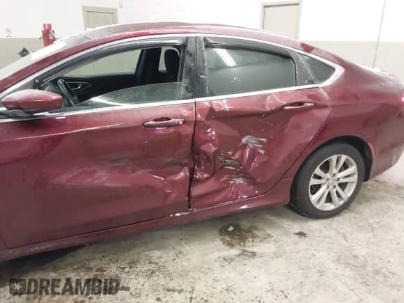 2017 Chrysler 200 Touring с VIN 1C3CCCFB6HN500195, выставлен на аукционе IAAI как лот 41391768 с пробегом 126 336 миль миль и . История ставок и продаж доступна на DreamBid. Изображение 6.