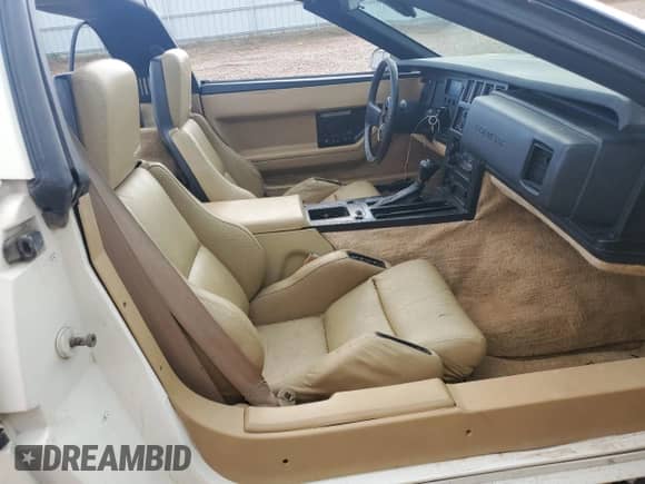 1985 Chevrolet Corvette с VIN 1G1YY0782F5127585, выставлен на аукционе Copart как лот 66858845 с пробегом 106 792 миль миль и Списание • Salvage title. История ставок и продаж доступна на DreamBid. Изображение 10.
