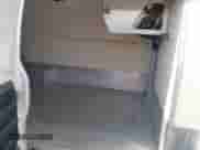 2001 Chevrolet Express z VIN 1GCHG39R011111547, wystawiony jako IAAI lot #42265979 z przebiegiem 297 607 mil mil oraz . Historia ofert i sprzedaży dostępna na DreamBid. Obrazek 8.