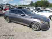 2015 Hyundai Genesis 3.8L z VIN KMHGN4JE0FU080009, wystawiony jako Copart lot #73486254 z przebiegiem 130 799 mil mil oraz Szkoda całkowita • Salvage title. Historia ofert i sprzedaży dostępna na DreamBid. Obrazek 4.