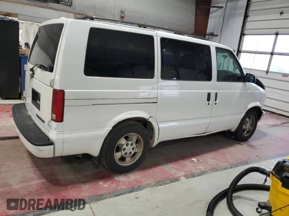 2003 Chevrolet Astro с VIN 1GNDM19X73B127372, выставлен на аукционе Copart как лот 57580455 с пробегом 273 110 миль миль и Списание • Salvage title. История ставок и продаж доступна на DreamBid. Изображение 3.