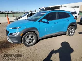 2022 Hyundai Kona SEL с VIN KM8K3CAB7NU903727, выставлен на аукционе Copart как лот 85108235 с пробегом 34 305 миль миль и Списание • Salvage title. История ставок и продаж доступна на DreamBid. Изображение 1.