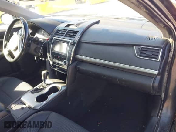 2014 Toyota Camry L z VIN 4T1BF1FK6EU330209, wystawiony jako IAAI lot #43584677 z przebiegiem 79 370 mil mil oraz . Historia ofert i sprzedaży dostępna na DreamBid. Obrazek 5.