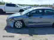 2024 Toyota Corolla LE z VIN 5YFB4MDE8RP133621, wystawiony jako IAAI lot #42897073 z przebiegiem 18 157 mil mil oraz . Historia ofert i sprzedaży dostępna na DreamBid. Obrazek 17.