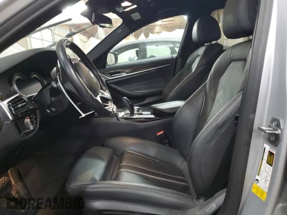 2019 BMW 5 Series 530i с VIN WBAJA5C57KWW25692, выставлен на аукционе Copart как лот 69042365 с пробегом 95 760 миль миль и Списание • Salvage title. История ставок и продаж доступна на DreamBid. Изображение 7.