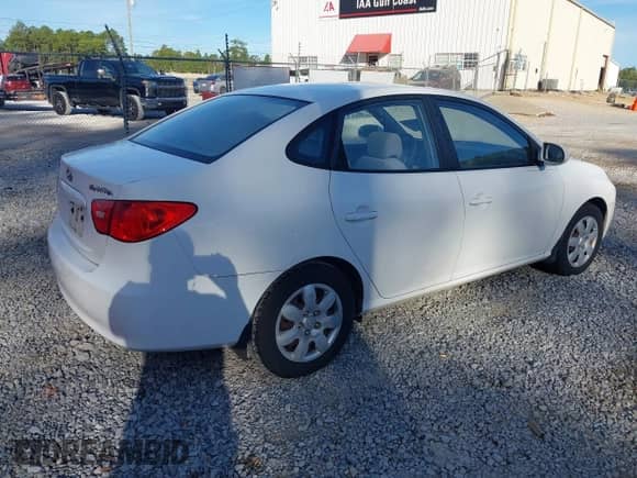 2007 Hyundai Elantra GLS z VIN KMHDU46D07U021730, wystawiony jako IAAI lot #43513253 z przebiegiem 213 833 mil mil oraz . Historia ofert i sprzedaży dostępna na DreamBid. Obrazek 4.