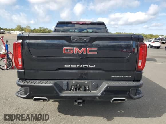2023 GMC Sierra 1500 Denali z VIN 3GTUUGED2PG233216, wystawiony jako Copart lot #84449105 z przebiegiem 17 876 mil mil oraz Szkoda całkowita • Salvage title. Historia ofert i sprzedaży dostępna na DreamBid. Obrazek 6.