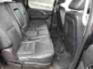 2010 Chevrolet Suburban LS z VIN 1GNUKHE36AR216873, wystawiony jako Copart lot #46610455 z przebiegiem 253 386 mil mil oraz Czysty tytuł • Clean title. Historia ofert i sprzedaży dostępna na DreamBid. Obrazek 11.