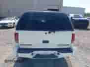 2000 Chevrolet Blazer LS z VIN 1GNCS13W2Y2206599, wystawiony jako IAAI lot #42728429 z przebiegiem 153 219 mil mil oraz . Historia ofert i sprzedaży dostępna na DreamBid. Obrazek 16.