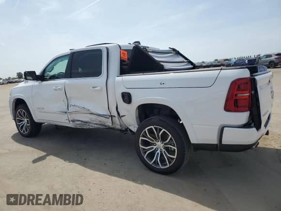 2025 Ram 1500 z VIN 1C6SRFKP5SN615510, wystawiony jako Copart lot #52185475 z przebiegiem 593 mil mil oraz Szkoda całkowita • Salvage title. Historia ofert i sprzedaży dostępna na DreamBid. Obrazek 2.