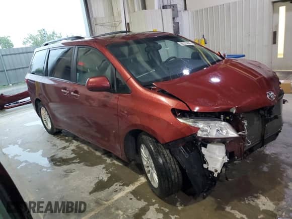 2017 Toyota Sienna XLE Auto Access Seat with VIN 5TDYZ3DC4HS890431, listed as a Copart auction lot 65223655 with 63,233 mi miles and Salvage title. Bid and sale history available at DreamBid. Image 4.
