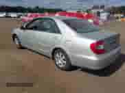 2003 Toyota Camry XLE z VIN 4T1BE32K33U738894, wystawiony jako IAAI lot #43410887 z przebiegiem 235 933 mil mil oraz . Historia ofert i sprzedaży dostępna na DreamBid. Obrazek 3.