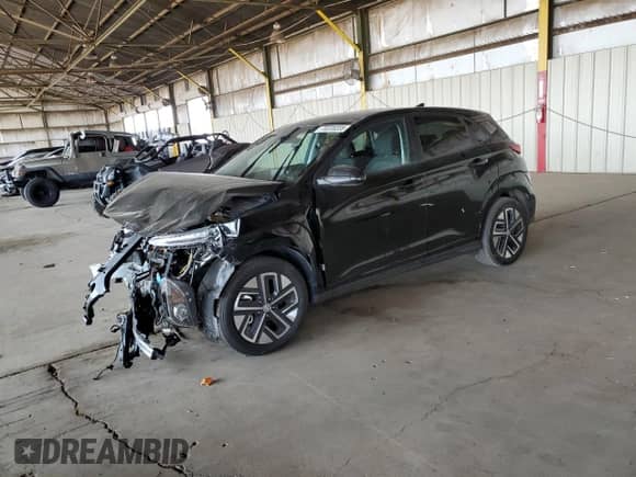 2022 Hyundai Kona SEL z VIN KM8K33AG0NU158864, wystawiony jako Copart lot #70235335 z przebiegiem Nie podano mil oraz Szkoda całkowita • Salvage title. Historia ofert i sprzedaży dostępna na DreamBid. Obrazek 1.