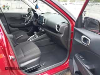 2024 Hyundai Venue Limited z VIN KMHRC8A34RU317139, wystawiony jako IAAI lot #43068189 z przebiegiem 8 723 mil mil oraz . Historia ofert i sprzedaży dostępna na DreamBid. Obrazek 5.