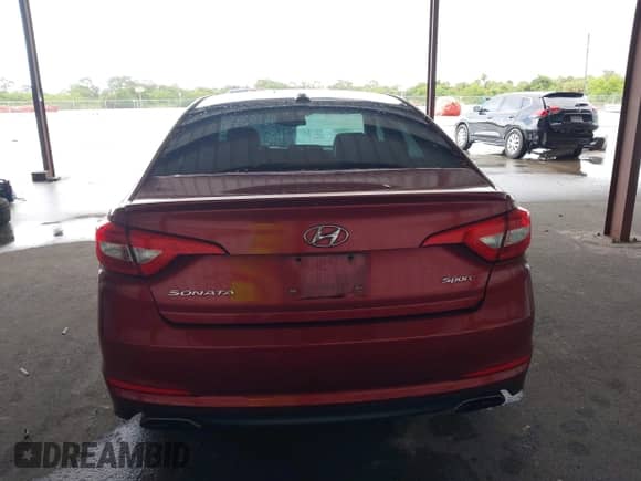 2015 Hyundai Sonata Sport с VIN 5NPE34AF0FH111828, выставлен на аукционе IAAI как лот 43417511 с пробегом 157 809 миль миль и . История ставок и продаж доступна на DreamBid. Изображение 17.