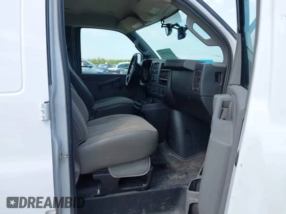 2021 Chevrolet Express Cargo with VIN 1GCWGAFP2M1251909, listed as a IAAI auction lot 42191287 with 62,725 mi miles and . Bid and sale history available at DreamBid. Image 5.