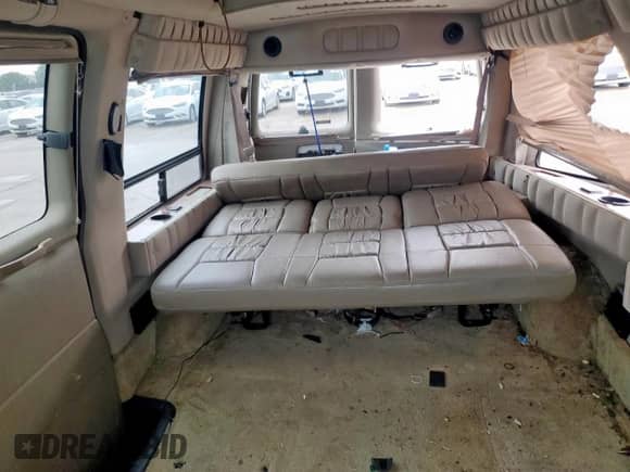 1999 Chevrolet Express с VIN 1GBFG15R5X1047259, выставлен на аукционе Copart как лот 57612635 с пробегом 115 058 миль миль и Списание • Salvage title. История ставок и продаж доступна на DreamBid. Изображение 10.