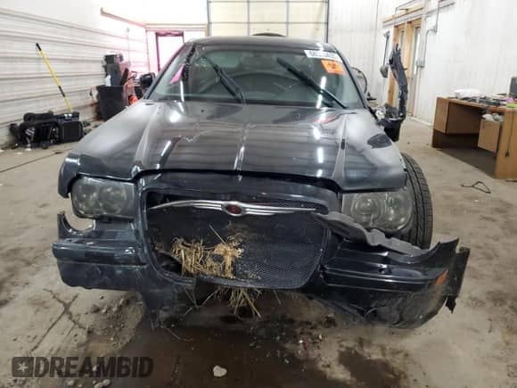 2006 Chrysler 300 C SRT-8 z VIN 2C3LA73W86H340377, wystawiony jako Copart lot #68520435 z przebiegiem 97 573 mil mil oraz Szkoda całkowita • Salvage title. Historia ofert i sprzedaży dostępna na DreamBid. Obrazek 5.