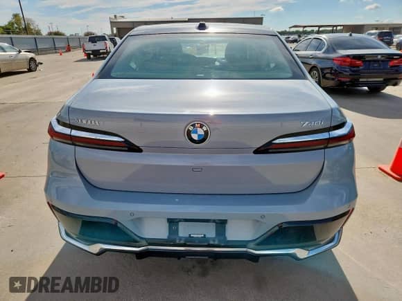 2023 BMW 7 Series 740i z VIN WBA23EH01PCM68858, wystawiony jako Copart lot #82044815 z przebiegiem 29 117 mil mil oraz Szkoda całkowita • Salvage title. Historia ofert i sprzedaży dostępna na DreamBid. Obrazek 6.