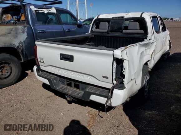 2023 Toyota Tacoma SR z VIN 3TMCZ5AN6PM629599, wystawiony jako Copart lot #84429745 z przebiegiem 62 012 mil mil oraz Czysty tytuł • Clean title. Historia ofert i sprzedaży dostępna na DreamBid. Obrazek 3.