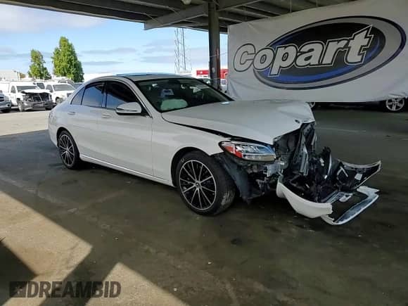 2021 Mercedes-Benz C 300 с VIN W1KWF8DB1MR610547, выставлен на аукционе Copart как лот 70835925 с пробегом 35 365 миль миль и Списание • Salvage title. История ставок и продаж доступна на DreamBid. Изображение 13.