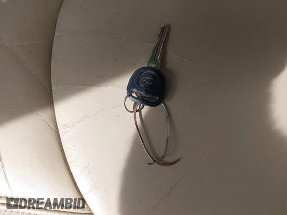 2011 Chevrolet Traverse 2LT z VIN 1GNKVJED1BJ374696, wystawiony jako IAAI lot #43236281 z przebiegiem 136 873 mil mil oraz . Historia ofert i sprzedaży dostępna na DreamBid. Obrazek 11.